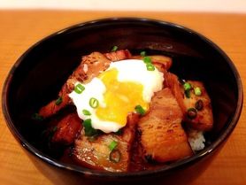 炙りトロ角煮丼