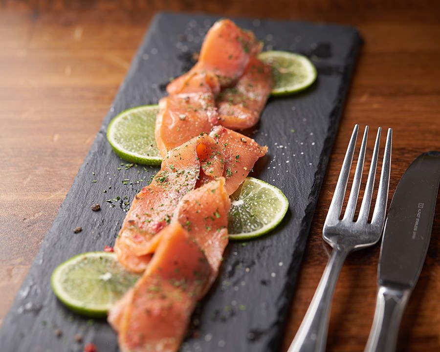 スモークサーモンのカルパッチョ（￥７８０）