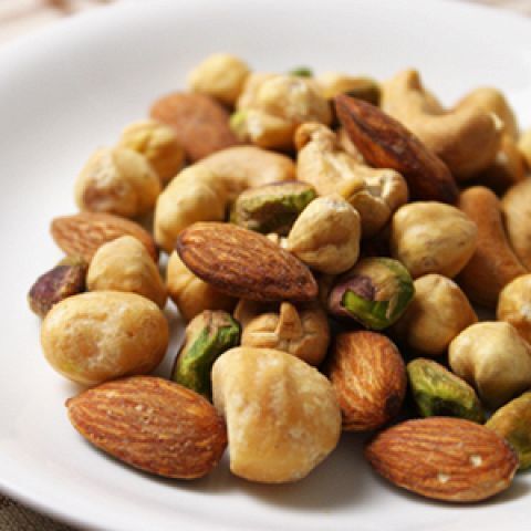 ミックスナッツ（￥４８０）