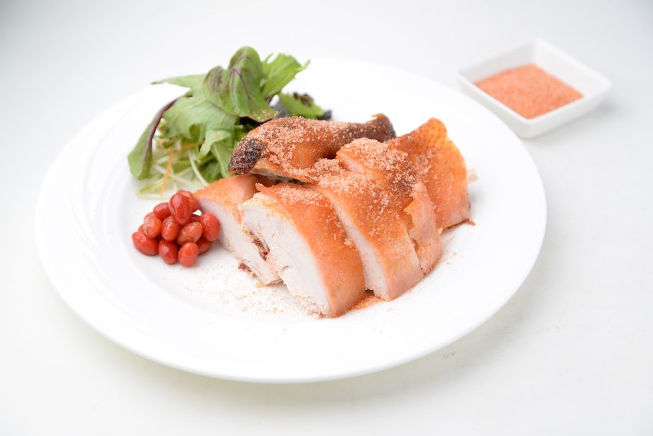 地鶏の辛味ロースト（1/4羽）（980円　税別）