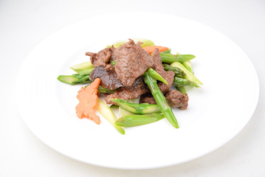 牛肉のオイスターソース炒め（1,080円　税別）