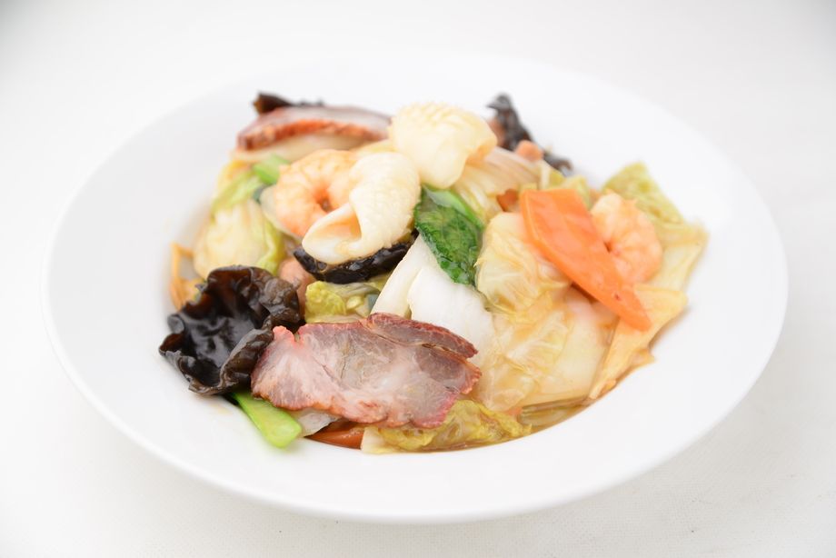 五目焼きそば（880円　税別）