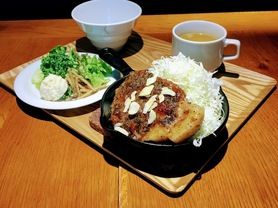 宮崎まるみ豚の厚切りステーキ