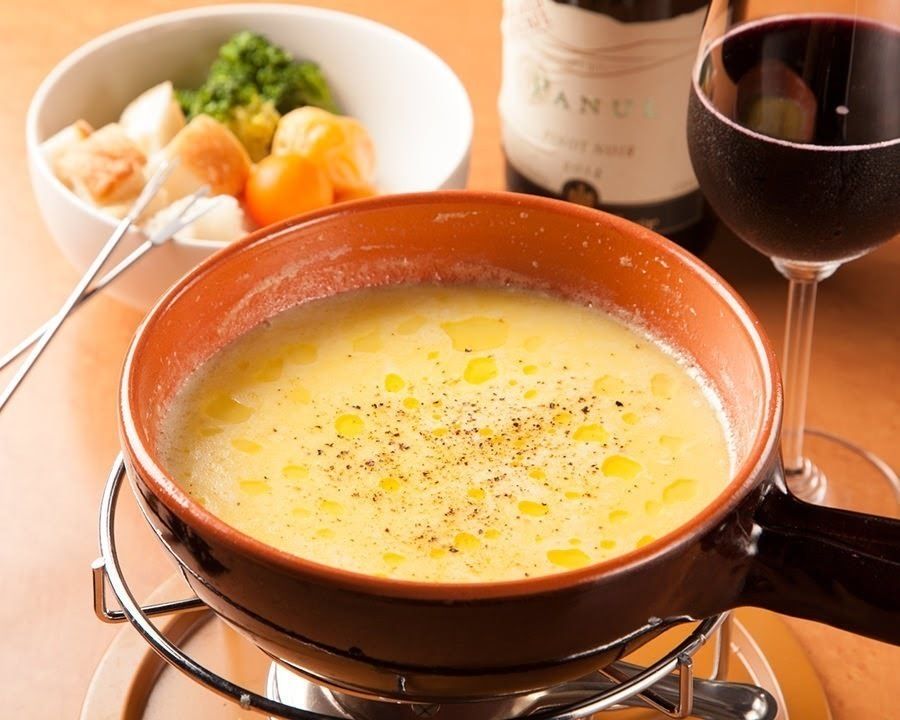 フォンデュータ(チーズフォンデュ)（980円）