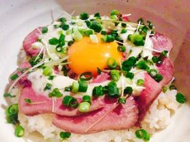 牛タンのローストビーフ丼