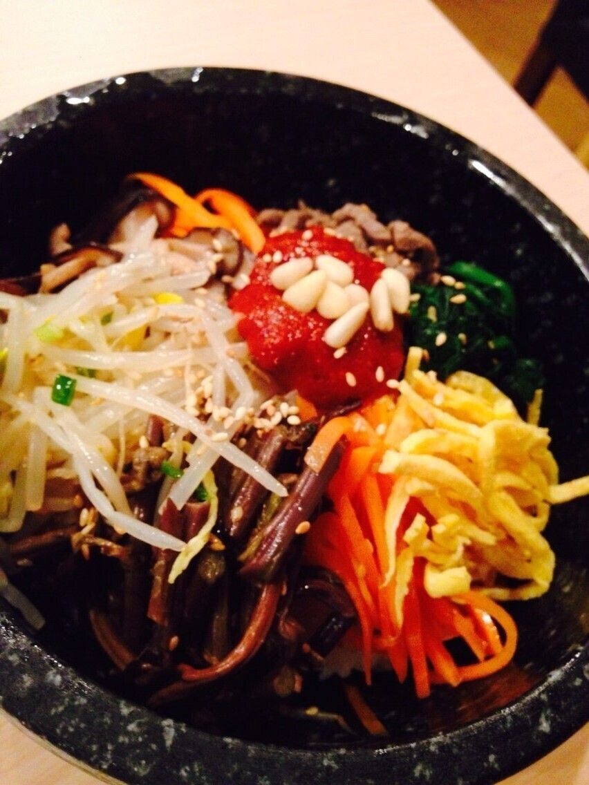 ランチ：石焼ビビンバ（￥８８０（税込））