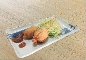 丸腸と長ネギの串揚げ