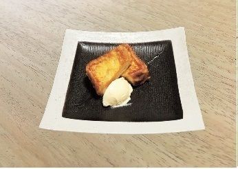 フレンチトーストアイス乗せ