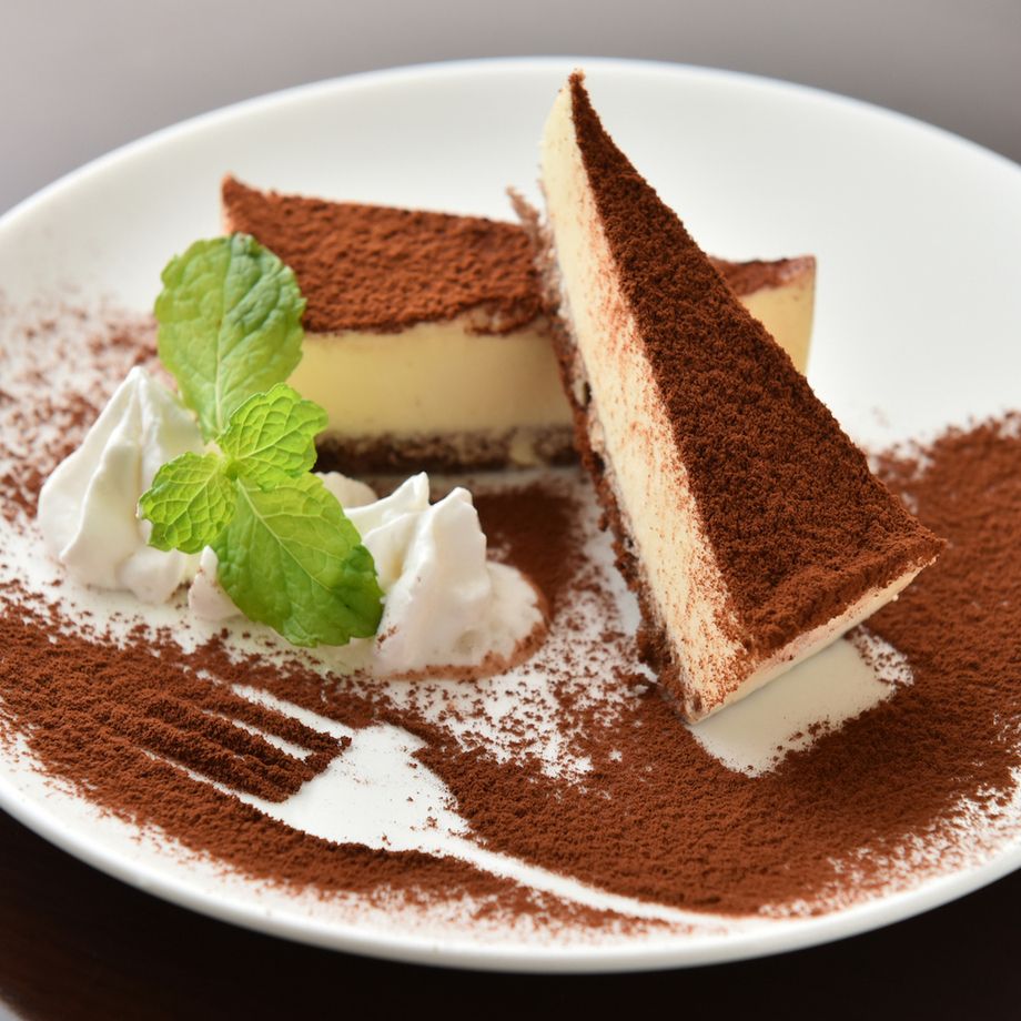 とろけるティラミス（400円）