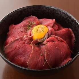 自家製柔らかローストビーフ丼