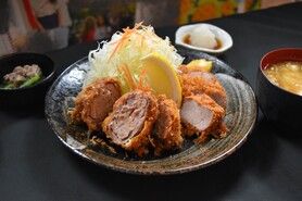 嬉嬉豚ヒレかつ×肉巻きメンチかつ
