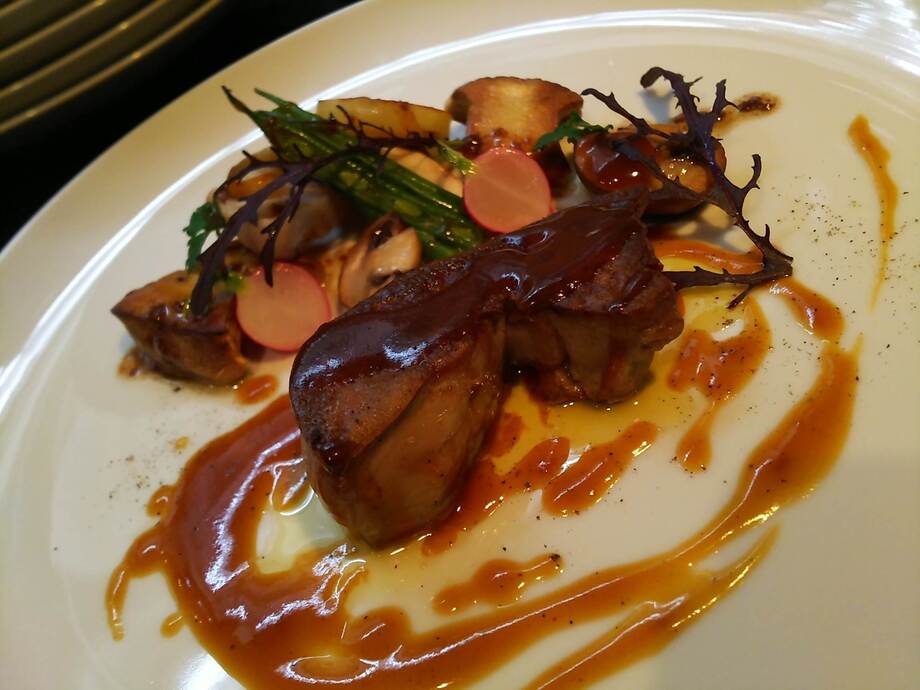 フォアグラのポワレ～季節の野菜添え～