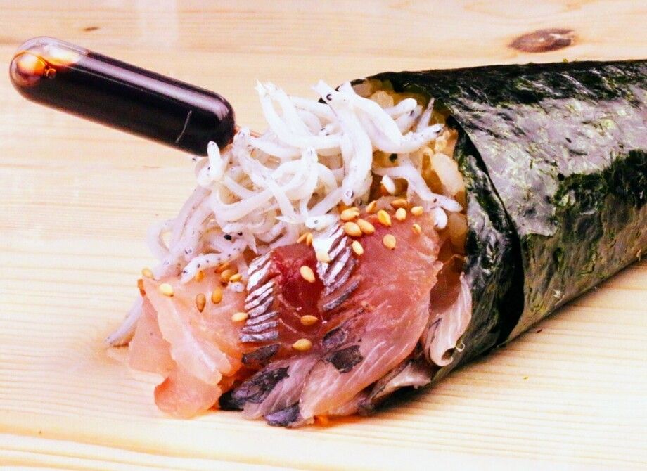 江ノ島名物しらす巻きDX