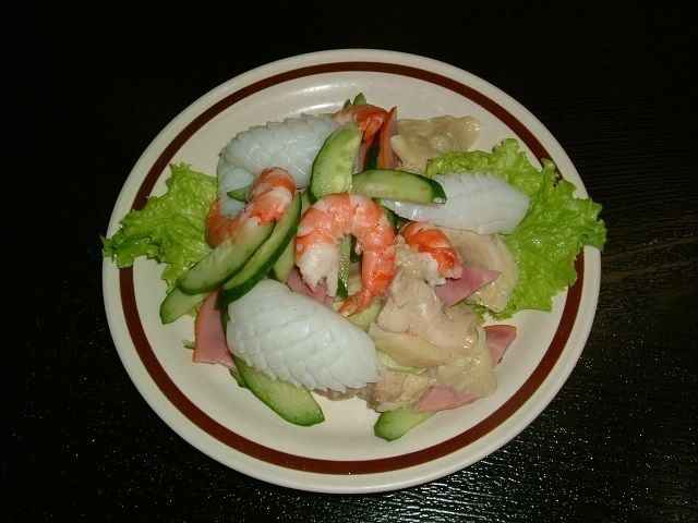 イカ、エビ、きゅうりの辛子酢醤油あえ　（600円）