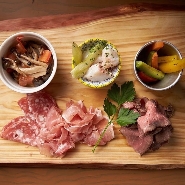 前菜盛り合わせ（5種盛り）（￥１４８０）