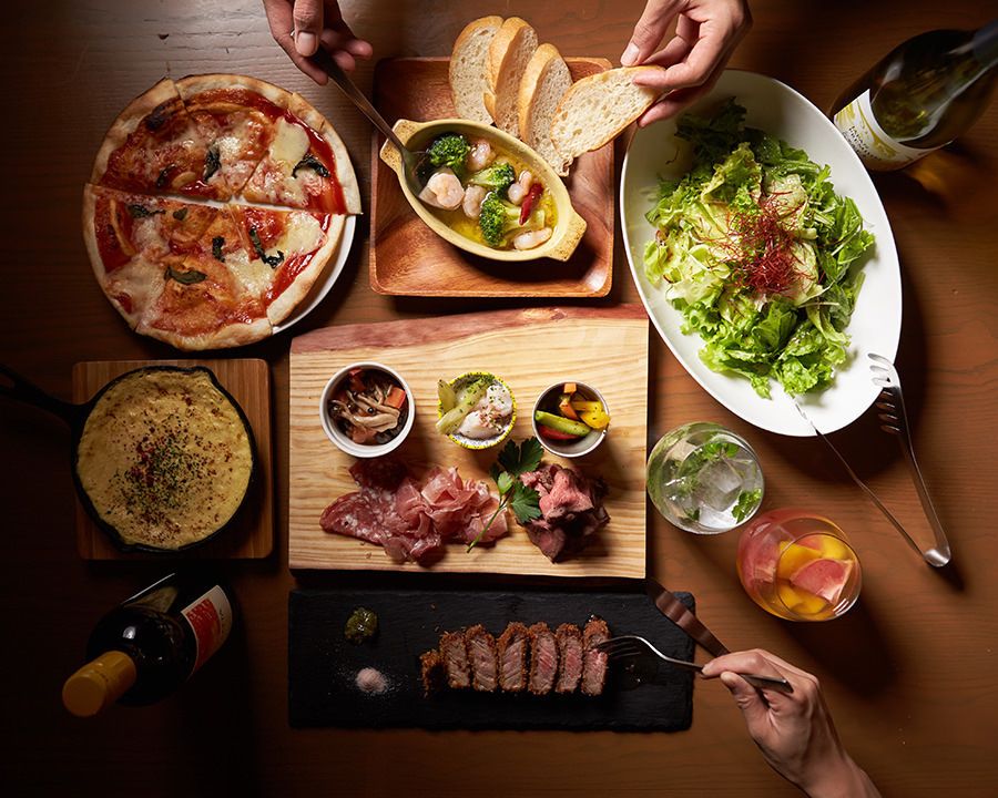 卓球0円打ち放題！バルコラボ1番人気牛レアかつ女子会コース！全11品◇3時間飲み放題（￥３４８０）