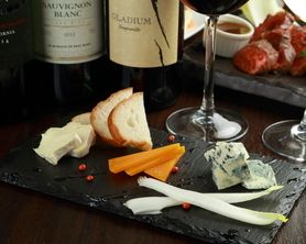 チーズ盛り合わせ３種  