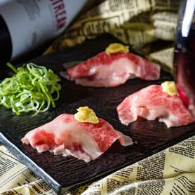 黒毛和牛ハネシタ目の前炙り寿司(3貫)  