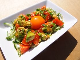 アボカドサーモンのユッケ