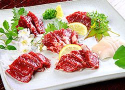 馬刺しの種類が豊富です!!