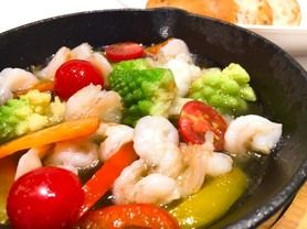 小海老と有機野菜のアヒージョ　バゲット添え