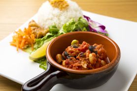 鯖とミックスビーンのトマト煮