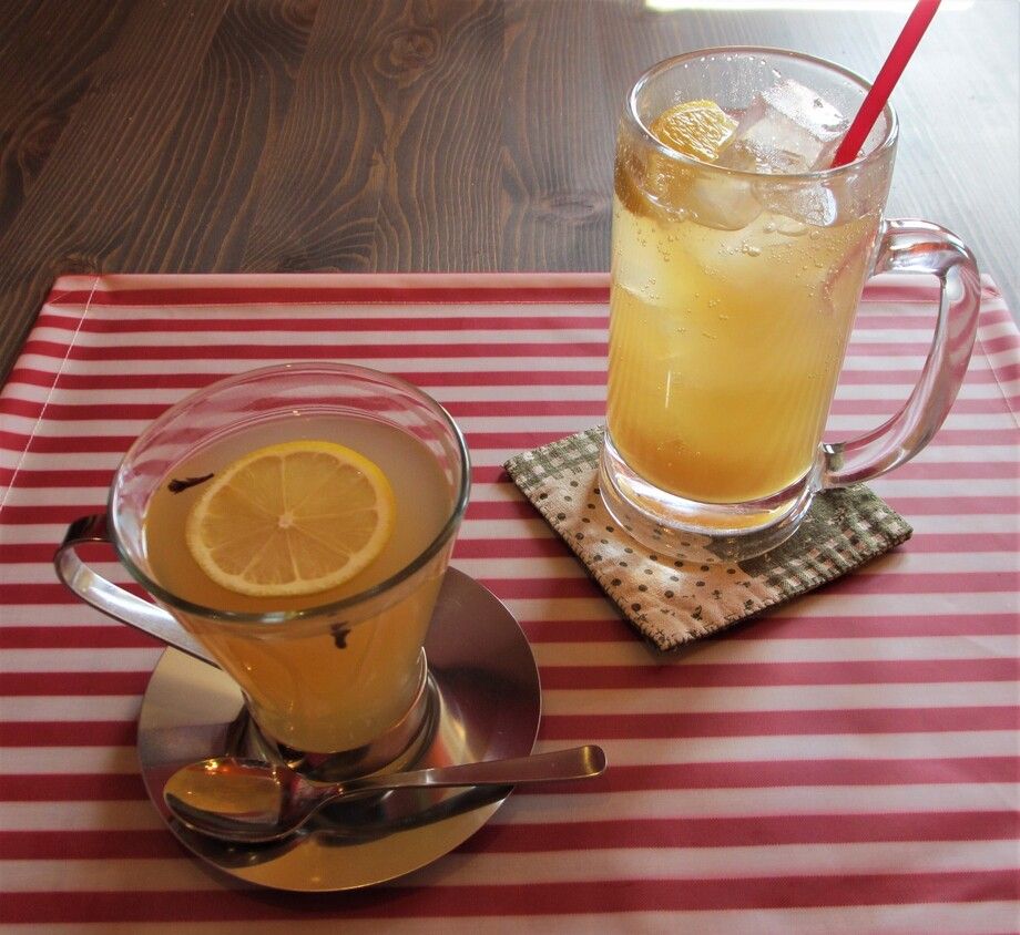 自家製ジンジャエール＆自家製HOTハニージンジャー（550円（税込））