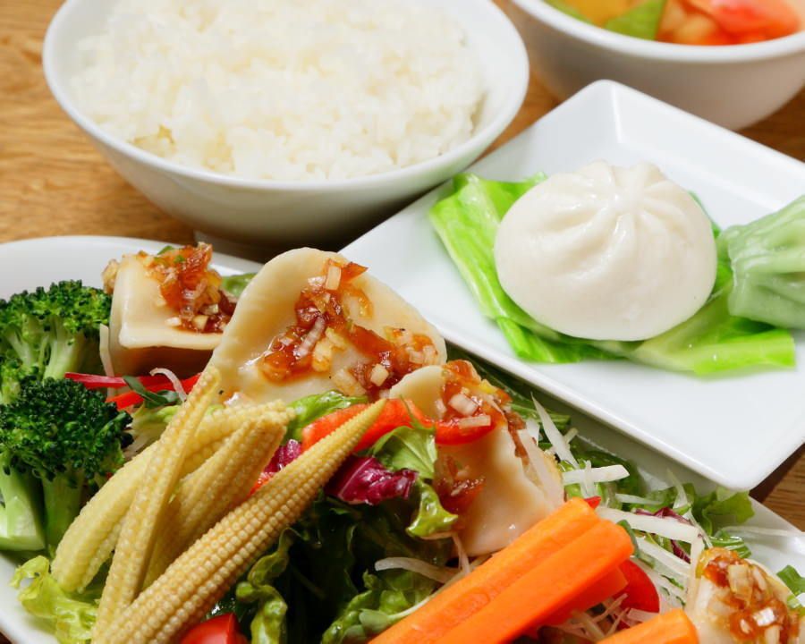 ごちそうサラダ餃子ランチ（980円）