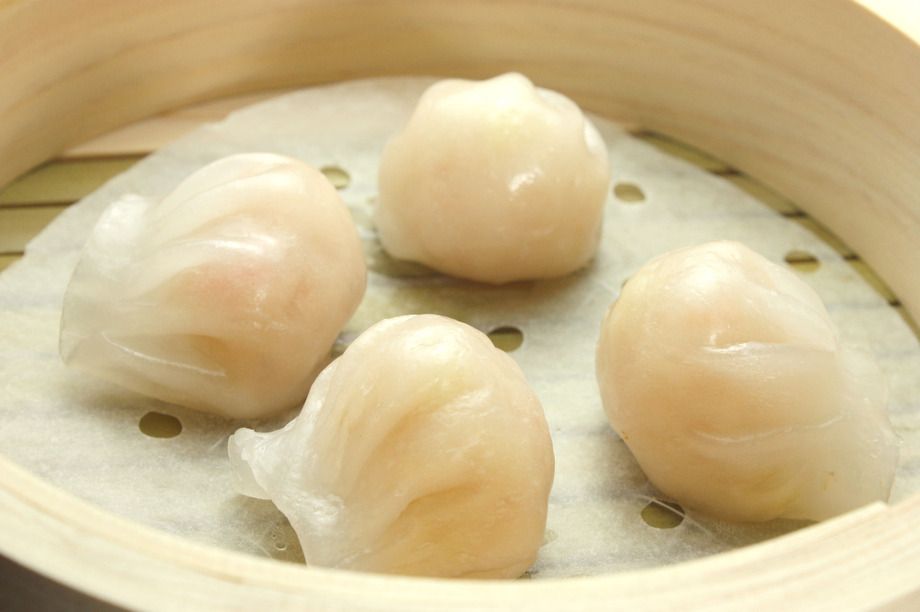 海老蒸し餃子 ３個〜（580円）