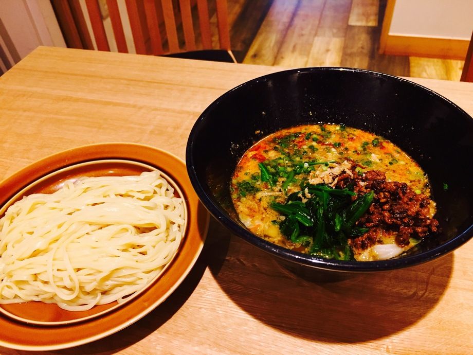 本格四川麻辣醤入り坦々つけ麺（980円）