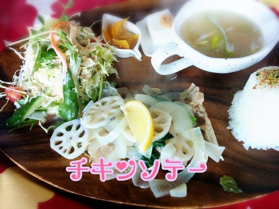 チキンソテープレート（950円＋税）