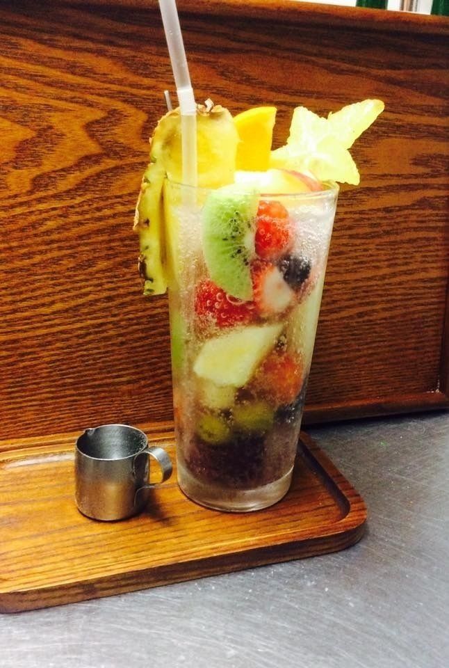 フレッシュフルーツの美肌ソーダ