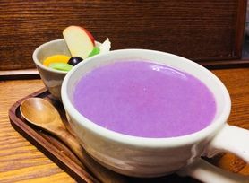 紫色とりんごのホットスムージー（アイスもOK）