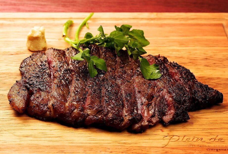 35日熟成の黒毛和牛 赤身希少部位ステーキ