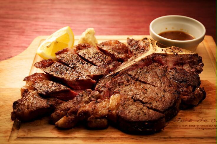 アンガスビーフのTボーンステーキ（限定）