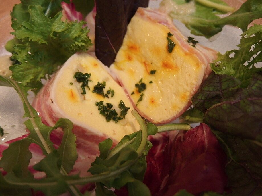 ホタテと白身魚のトリュフテリーヌ