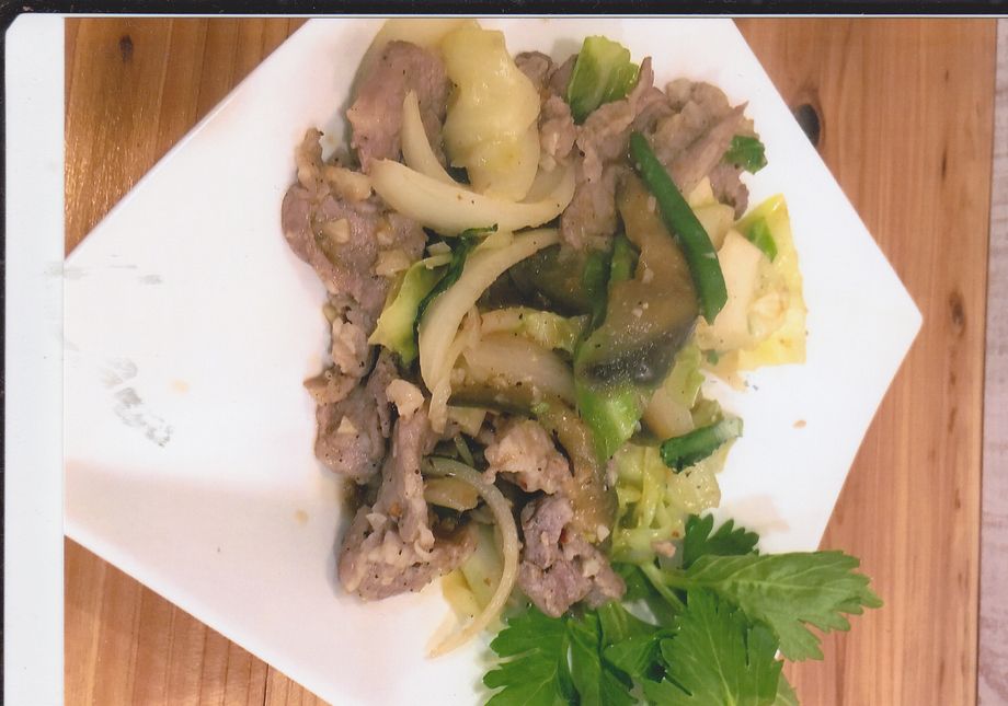 豚肉と野菜のナンプラー炒め（６８０）