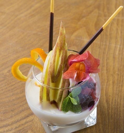 季節のフルーツとパンナコッタ（480円）