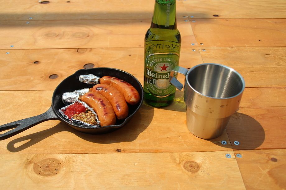 おつまみ　骨付きウインナー