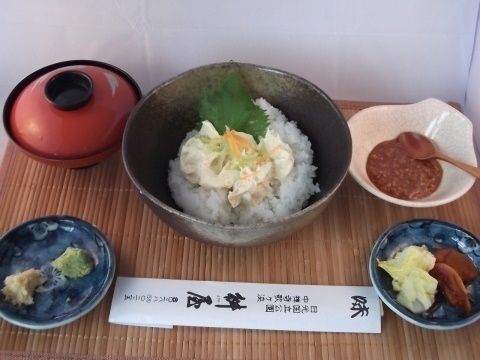 湯波刺し丼