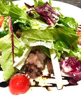 【肉・肉・肉】スパークリングワインもＯＫ！１２０分飲み放題付き　お肉尽くしコース！