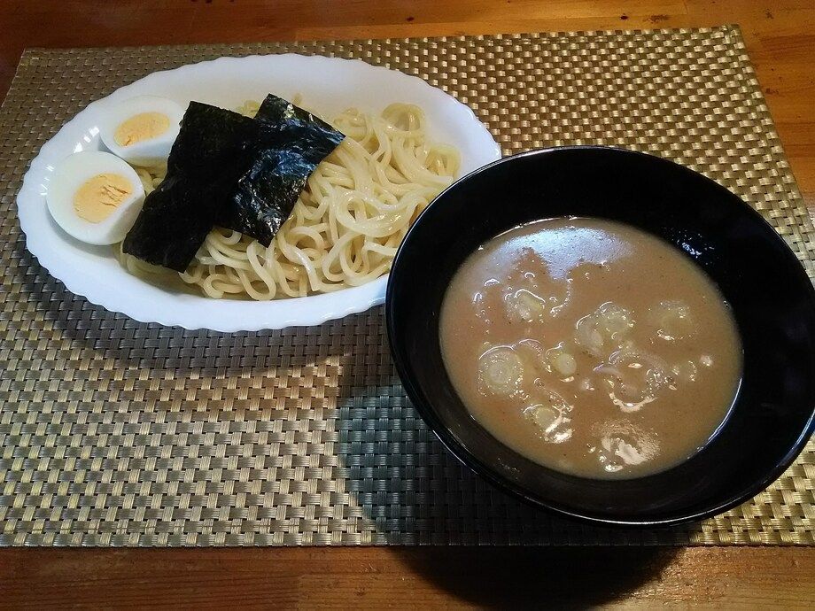 濃厚魚介つけ麺（1000円）