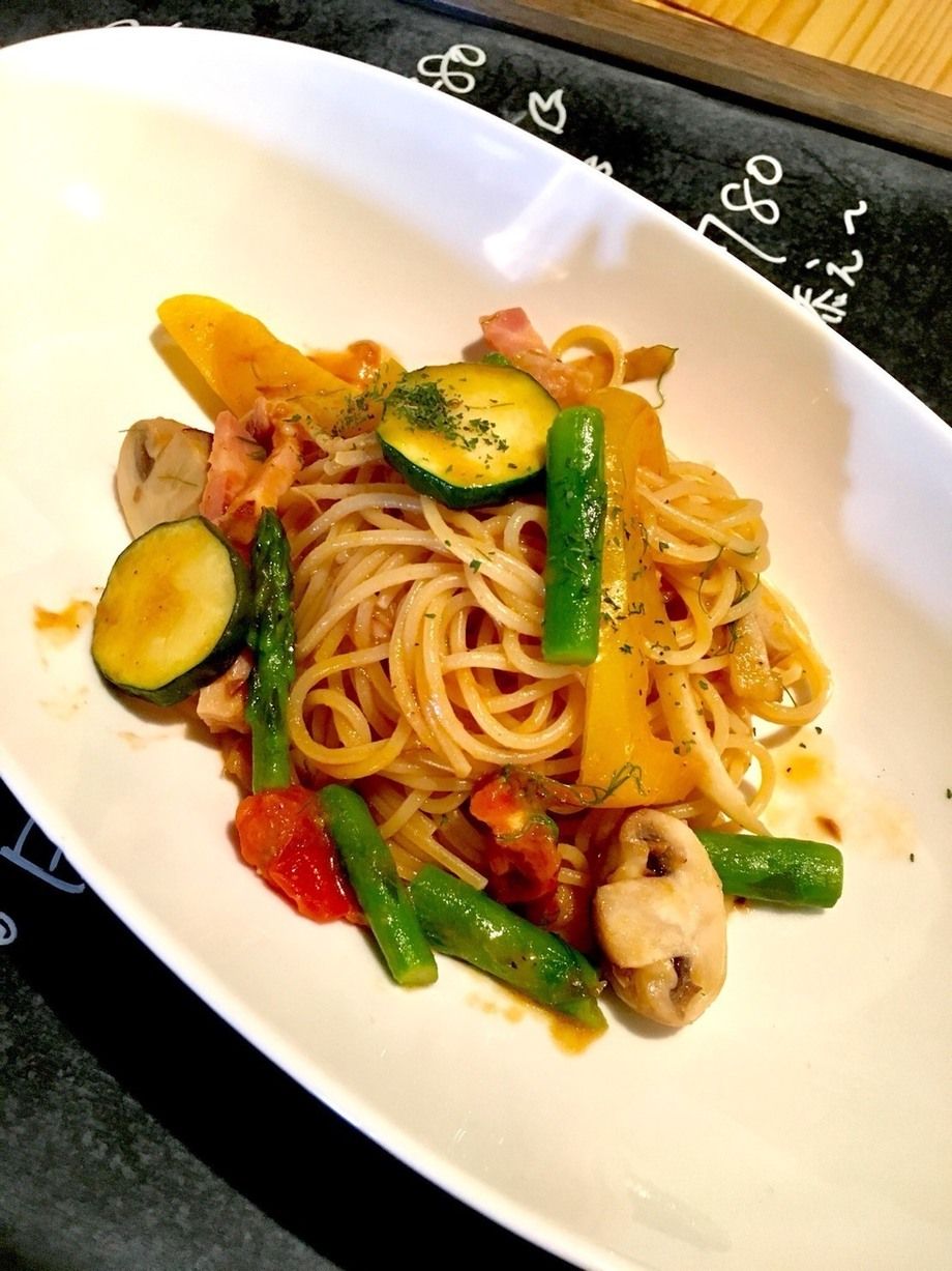 ファンネルの香り 春野菜のパスタ