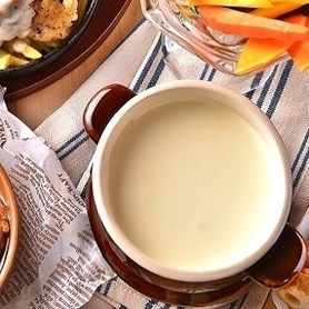 とろ～り♪特製チーズフォンデュソースで『肉フォンデュ』！