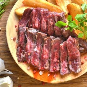 牛ハラミ肉のグリル