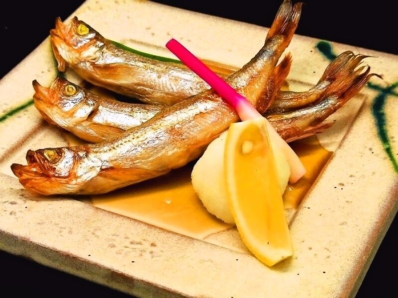 鵡川産オスししゃも炙り（3本） まさに天然物。やはり鵡川のししゃもは、一味違います。（780円）
