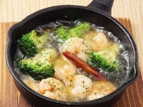 小海老と季節野菜のアヒージョ 