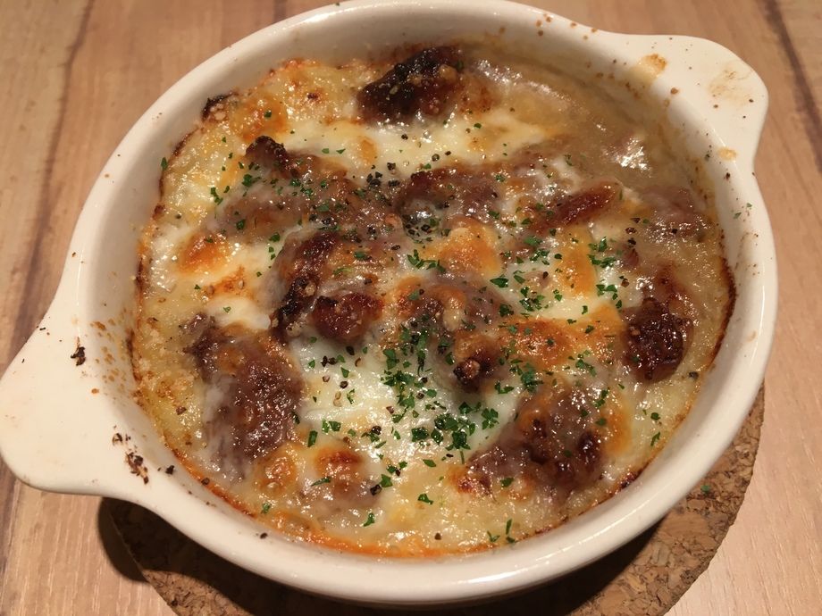  旨味たっぷり牛ラグーのチーズグラタン 