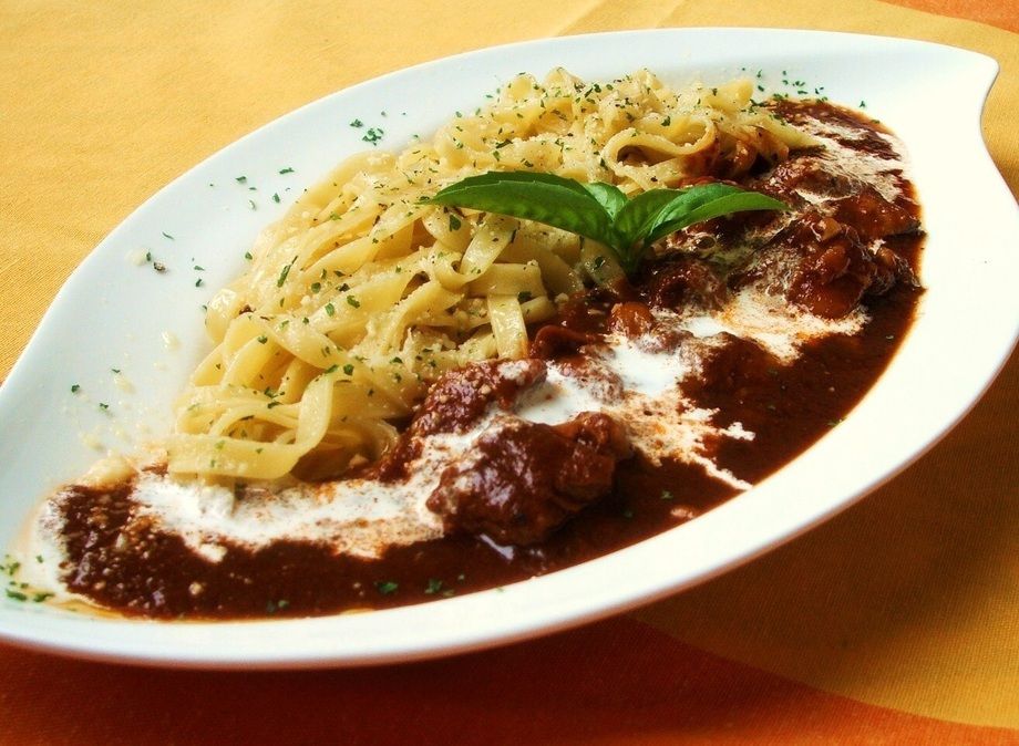 ビーフシチューパスタ