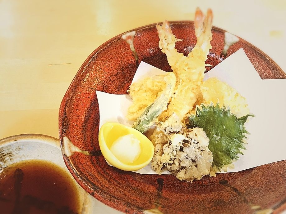 天種(天ぷら盛り合わせ)（1250円(1350円)）